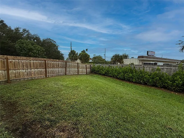 4999 Dover Cir — Photo 13
