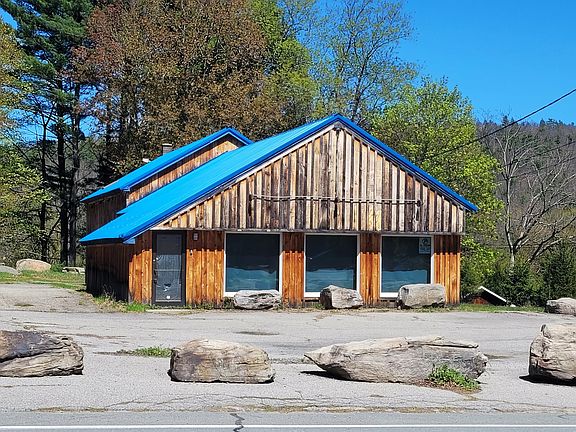 5th image of 216 Bridge St