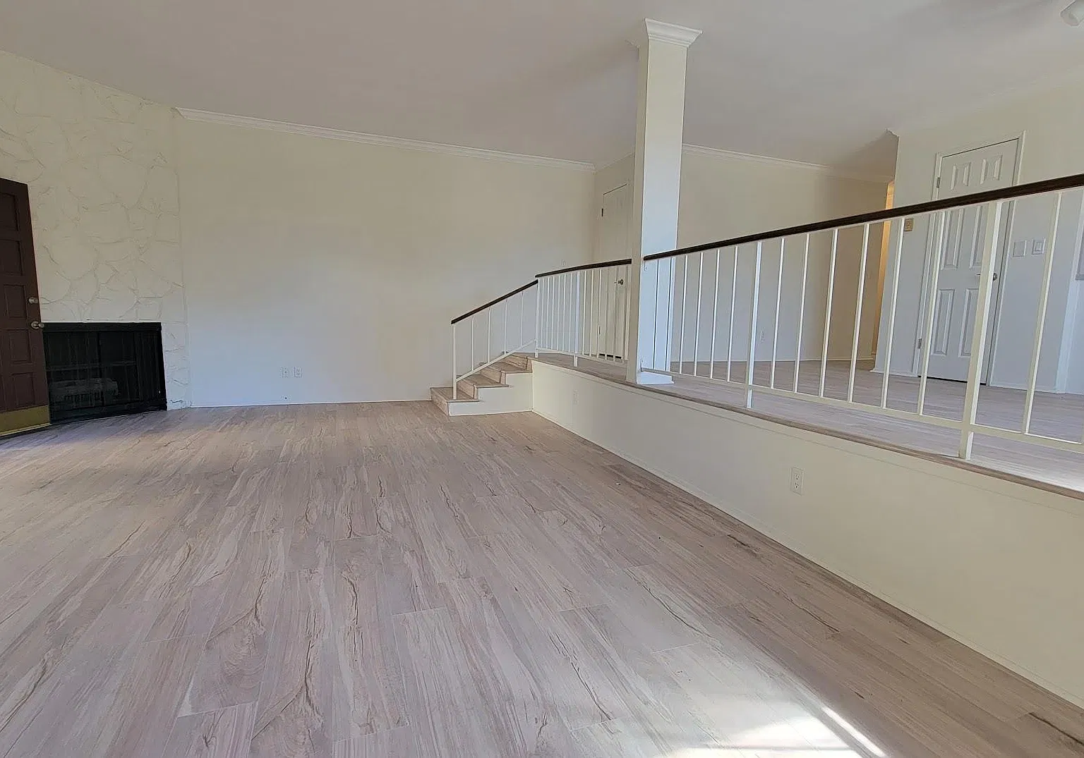 3 bed, 2.5 bath, 1600 sqft, $5,345 — Photo 4