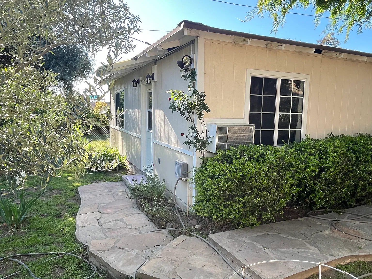 1 bed, 550 sqft, $1,900 — Photo 2