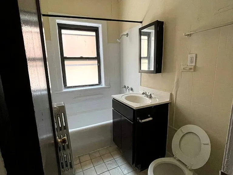 79th Street Apartments — Photo 10