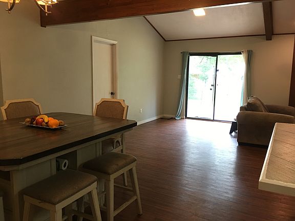 5th image of 1515 Bluebird Cir
