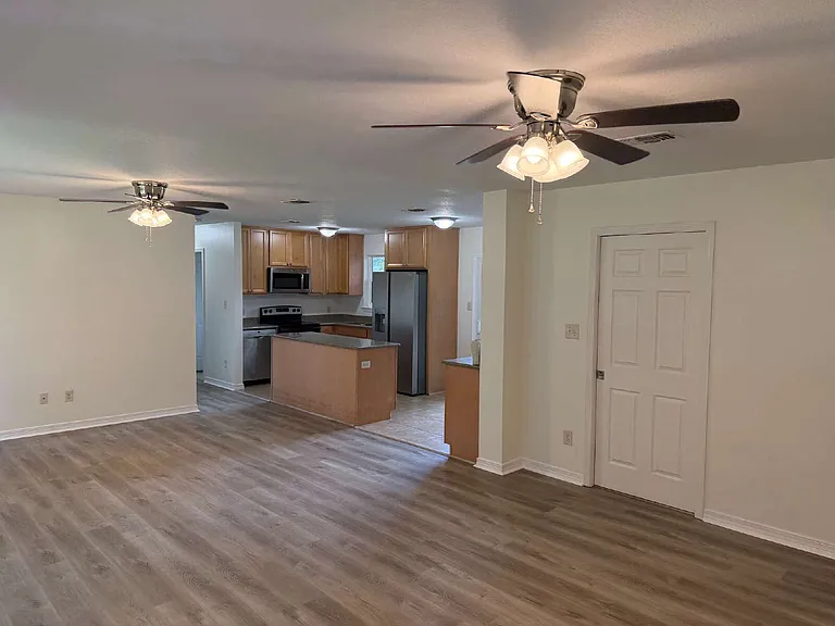 218 Rose Marie Ln SW — Photo 4
