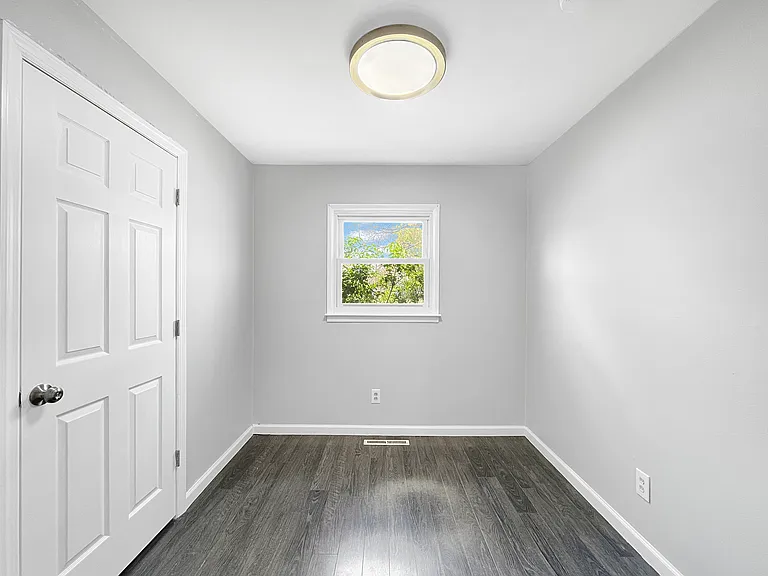 213 Scammell Dr — Photo 11