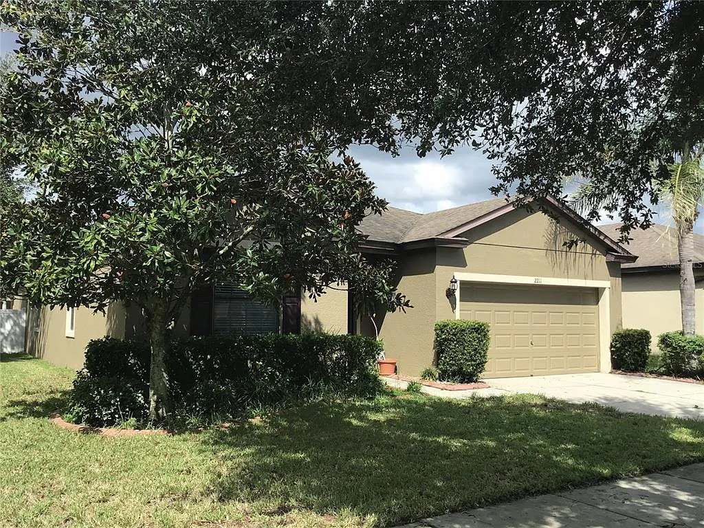 4 bed, 2.0 bath, 2144 sqft, $2,500 — Photo 2