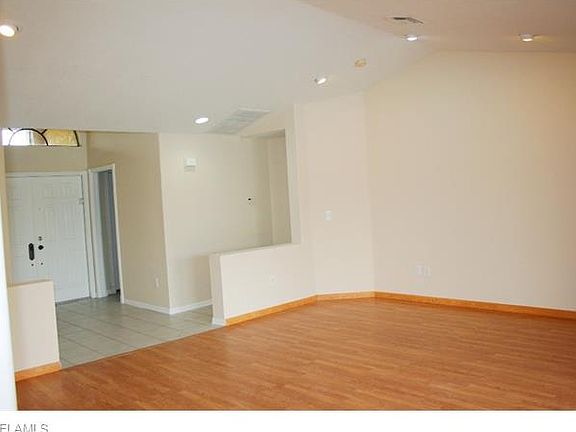 5th image of 1109 SE 13th St
