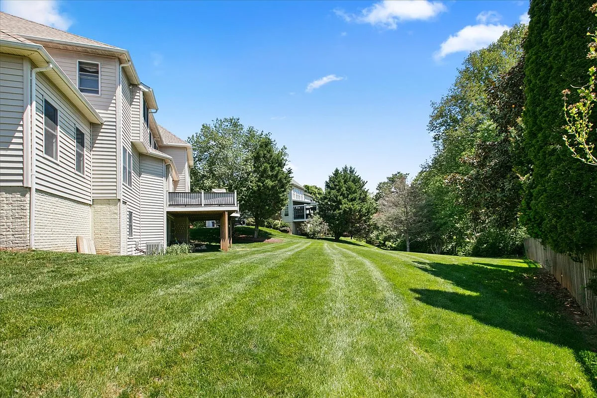 10243 Brittenford Dr — Photo 4