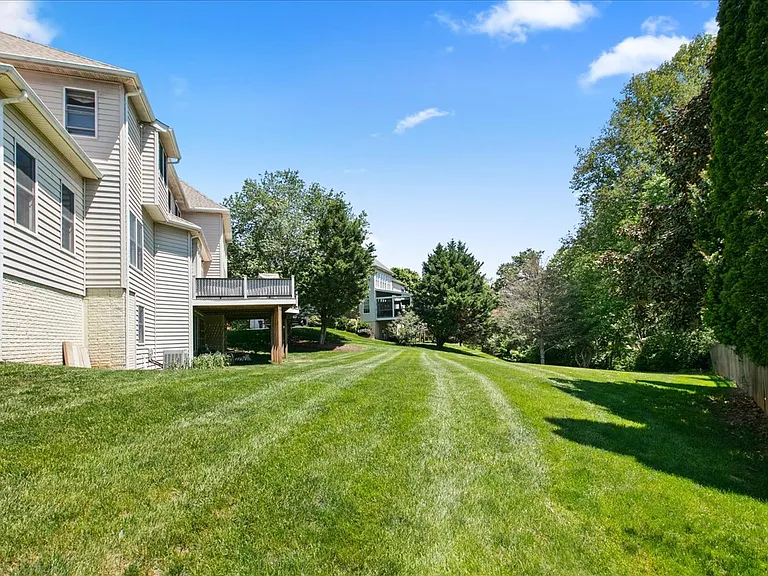 10243 Brittenford Dr — Photo 4