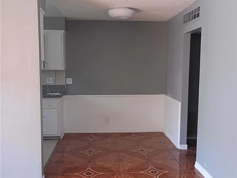 2100 Sunrise Ave #4 — Photo 20