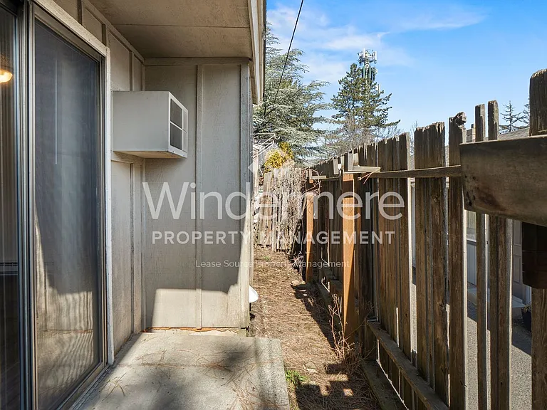 2702 E 31st Ave — Photo 49
