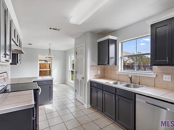 3rd image of 36020 Portsmouth Dr