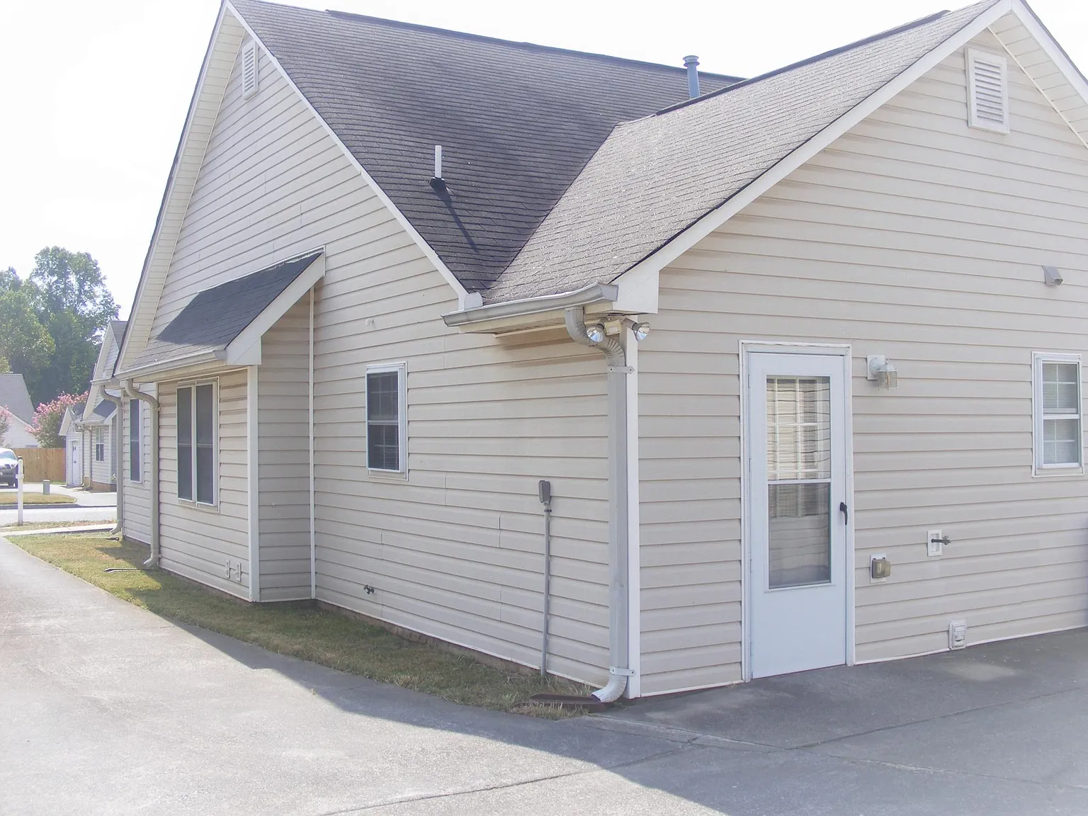 2 bed, 1147 sqft, $1,950 — Photo 3