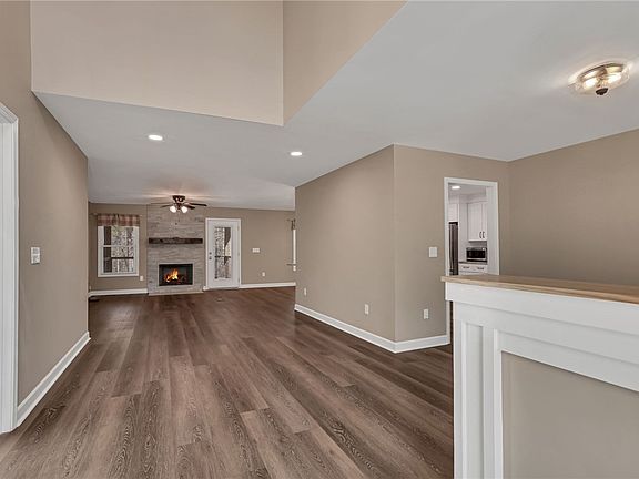 4th image of 533 Stokes Dr