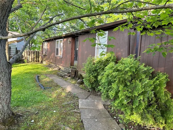 132 Walleye Ct, Lagrange, OH 44050