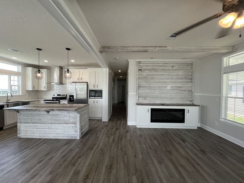 1st image of 533 Zebra Dr #533