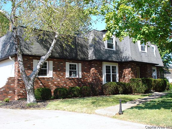 3rd image of 1872 Patterson Dr
