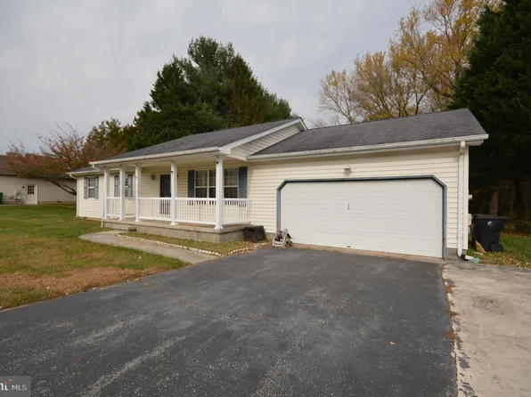 17 E Huntington Cir, Dover, DE 19904
