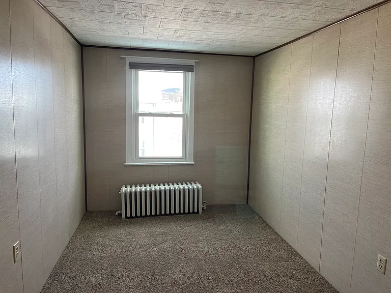 686 E Front St #202 — Photo 8