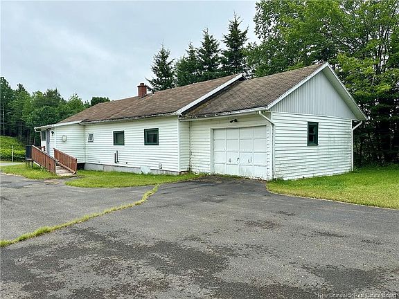 4th image of 111 Main St