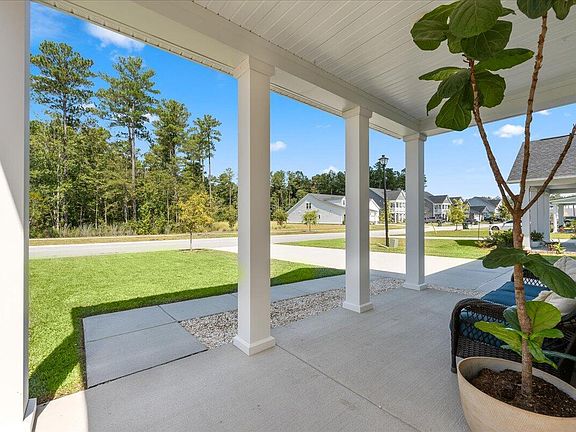 4th image of 153 Belfort Pl