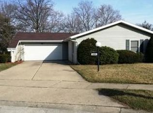 2890 Forrest Green Dr, Decatur, IL 62521