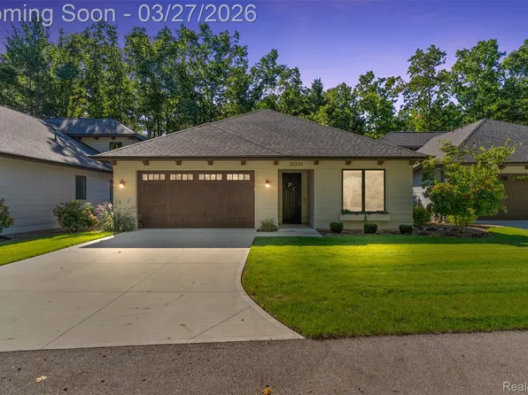 2031 Ottawa Beach Rd, Holland, MI 49424