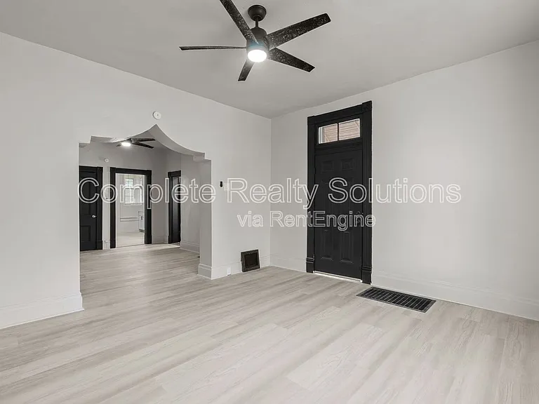 4038 California Ave — Photo 10