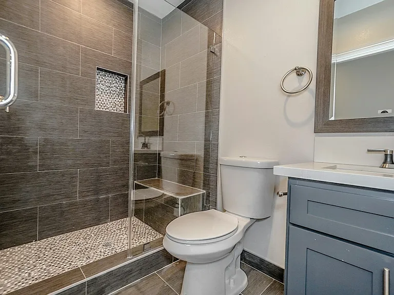 4508 Esmeralda St #1/2 — Photo 17