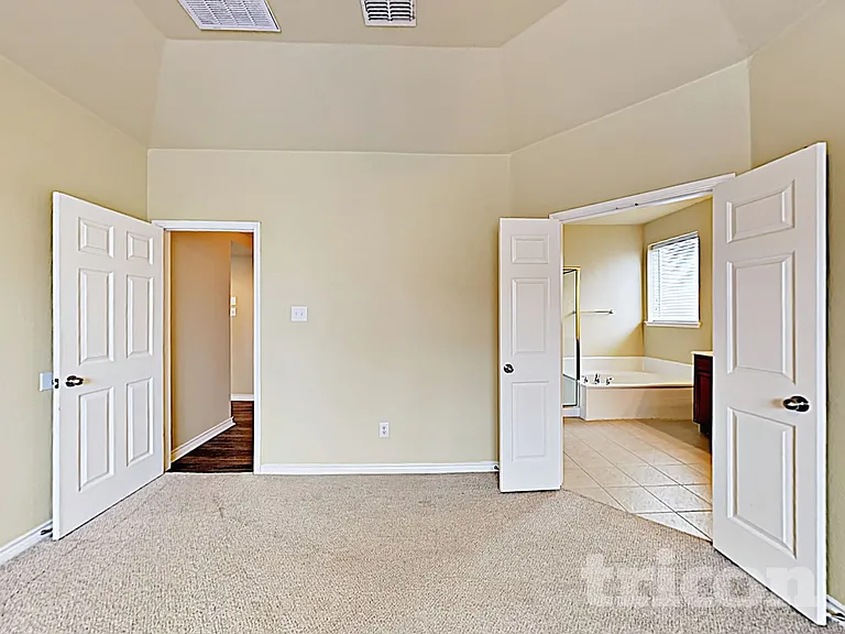 2146 Cimarron St — Photo 10