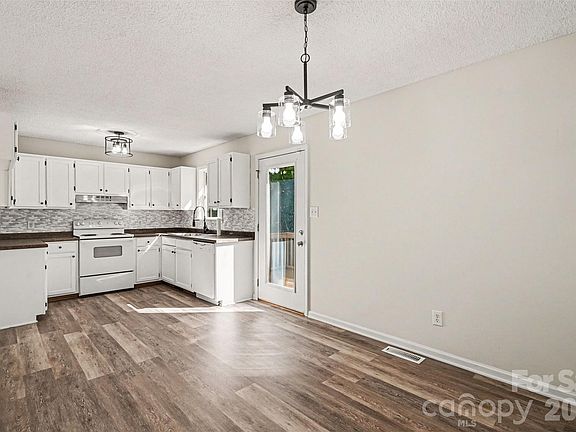 4th image of 112 Ridgewood Dr