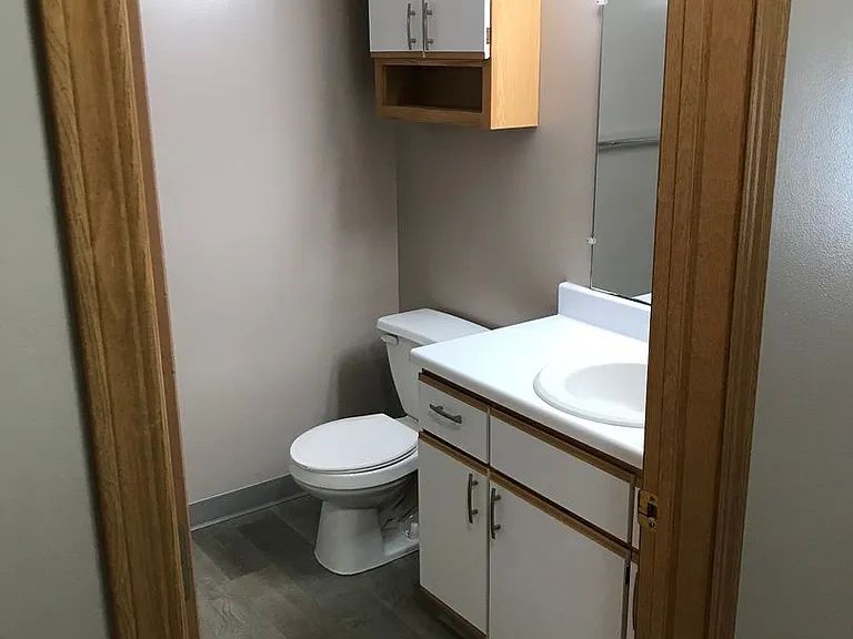 Deer Park Apartments — Photo 32