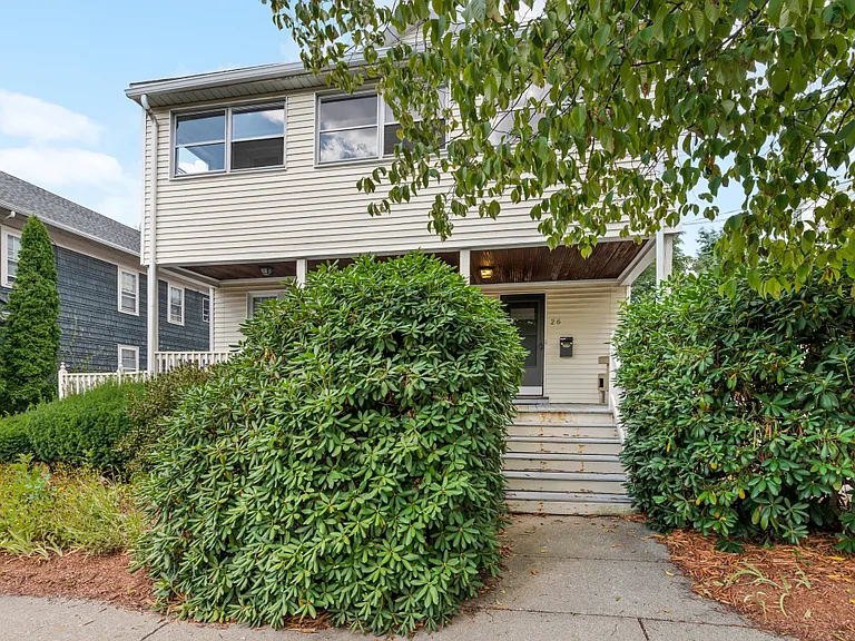 24 Warwick Rd — Photo 2