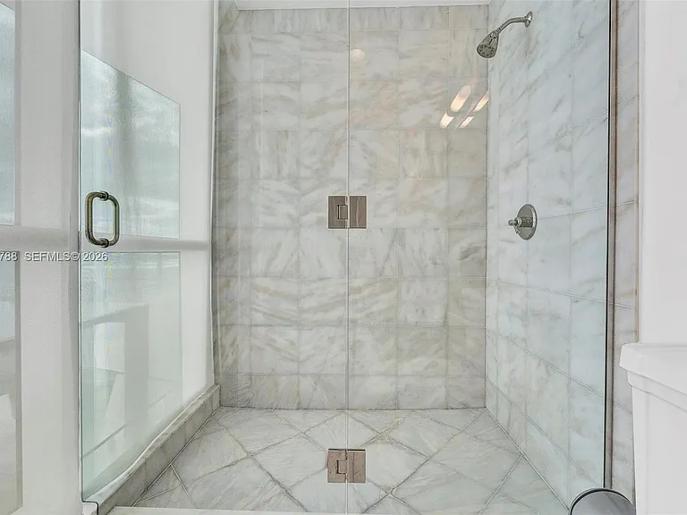 50 S Pointe Dr #2102 — Photo 17