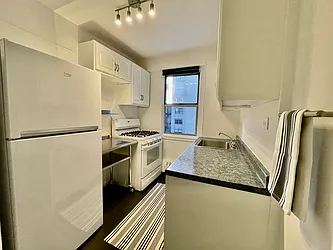 Rented by R New York