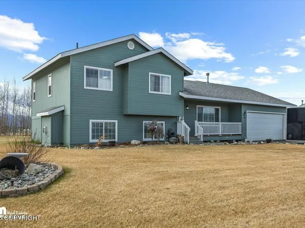 13646 E Field Ln, Palmer, AK 99645