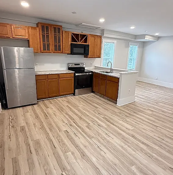 1024 W 8th St #2 — Photo 4