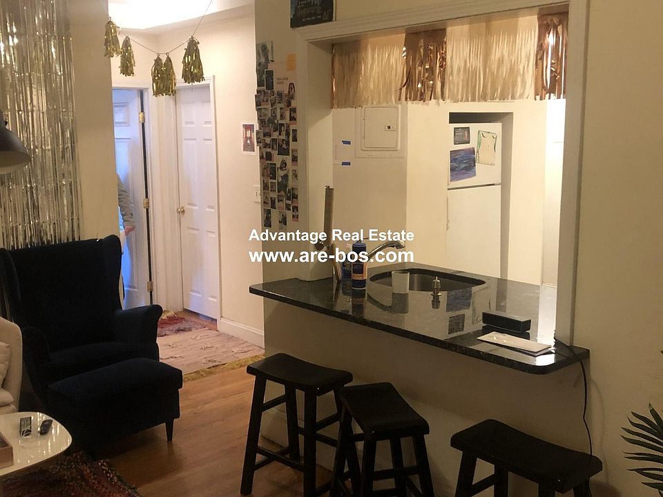 1st image of 82 Egmont St #5B