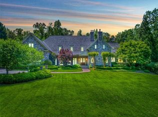 1190 W Garmon Rd, Sandy Springs, GA 30327