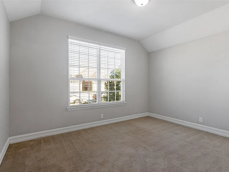 2904 Redbud Ln — Photo 27