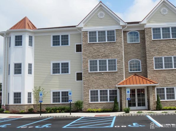 1400 Saint George Ave #210