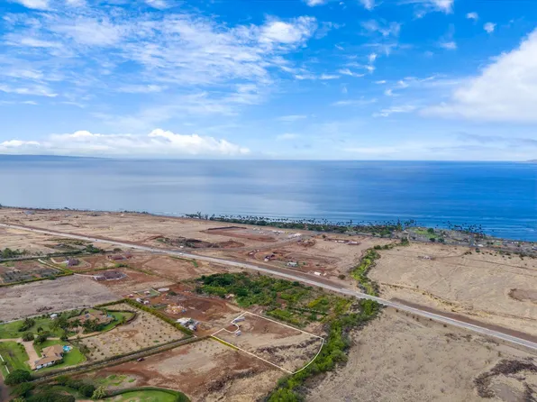 Hokiokio Pl APT B, Lahaina, HI 96761