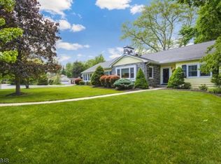 7 Beechwood Dr, Morristown, NJ 07960