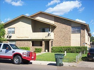 3rd image of 2809 Treasure Hills Blvd