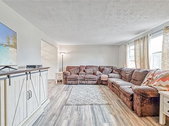 4th image of 188 Firwood Dr