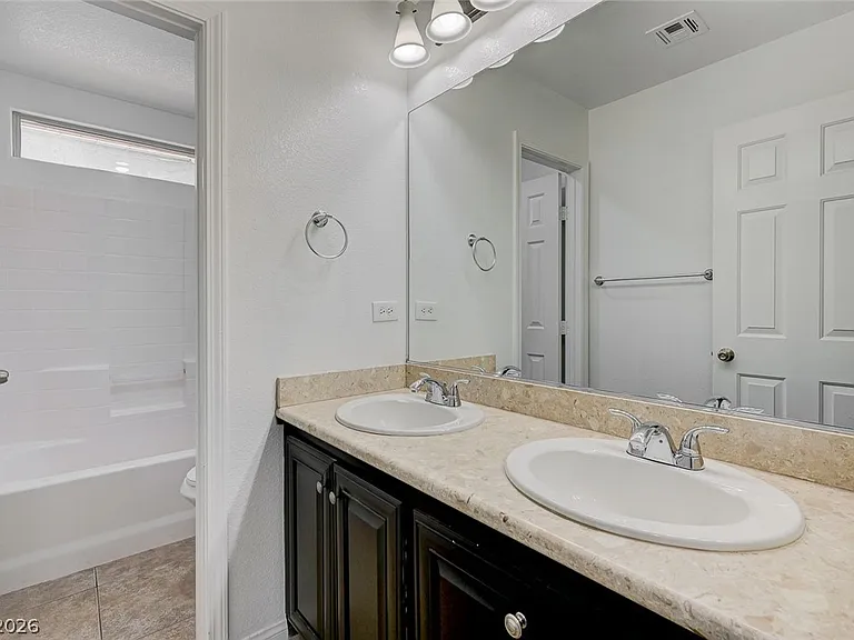 964 Wagner Valley St — Photo 38