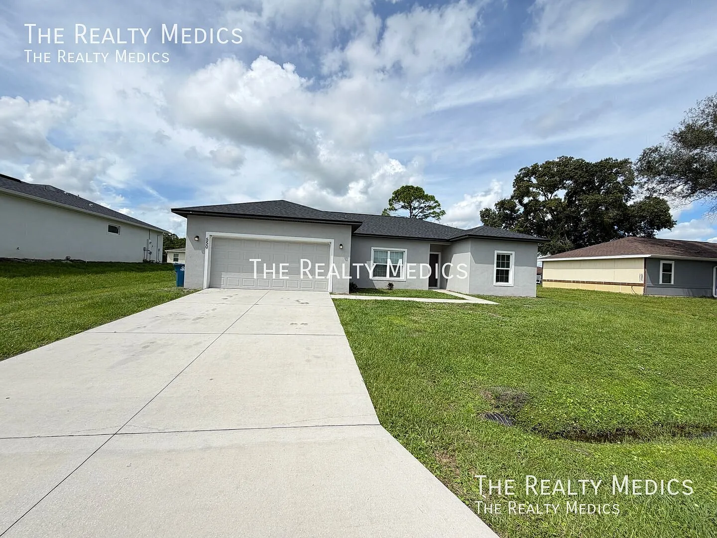 Gorgeous 3 Bedroom, 2 Bathroom Home in Palm Bay!! — Photo 1