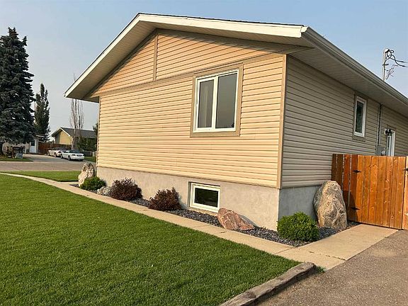 4th image of 949 3rd Ave N