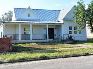 202 E Lockhart Ave, Alpine, TX 79830