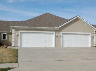 415 Marina Ct, Smithville, MO 64089