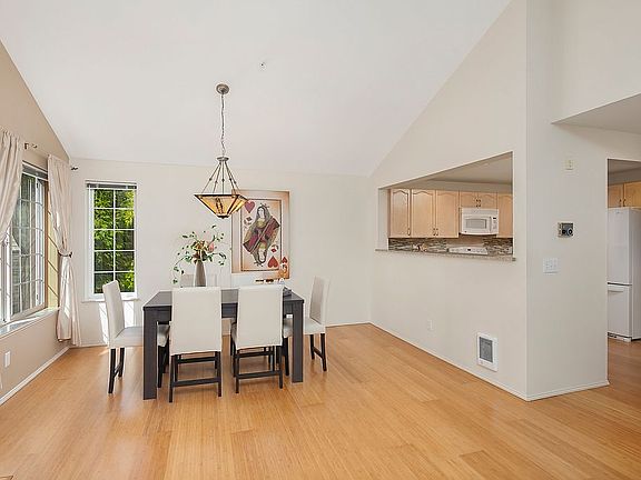  Open Kitchen